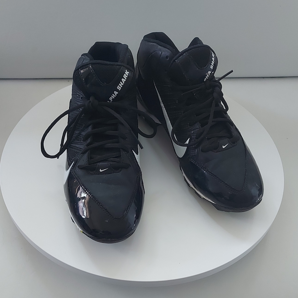 Men's NIKE ALPHA "FAST-FLEX"; Size: 10.5 Black, White, Lime green Sport Cleats.